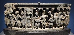Gandhara periodo kushan bodhisattva maitreya I-IV sec 01.jpg