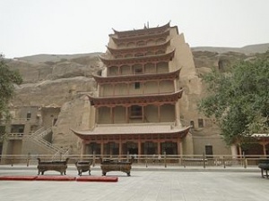 Dunhuang grottoes (Mogao cave).jpg